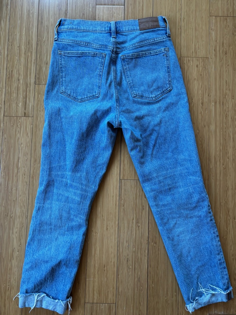 Madewell Distressed Boyfriend Jeans in Medium Blue! - Picture 3 of 5